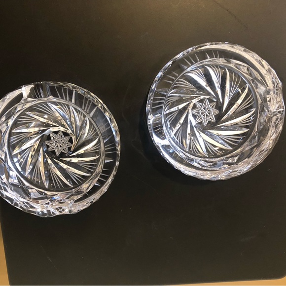 Vintage Crystal Ashtrays matching set - Picture 4 of 15